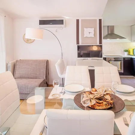 Beach Front Apartment In Sveti Vid Miholjice * Sveti Vid-Miholjice