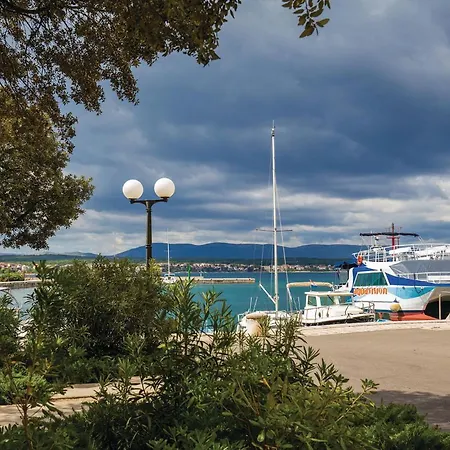 Beach Front Apartment In Sveti Vid Miholjice Daire *